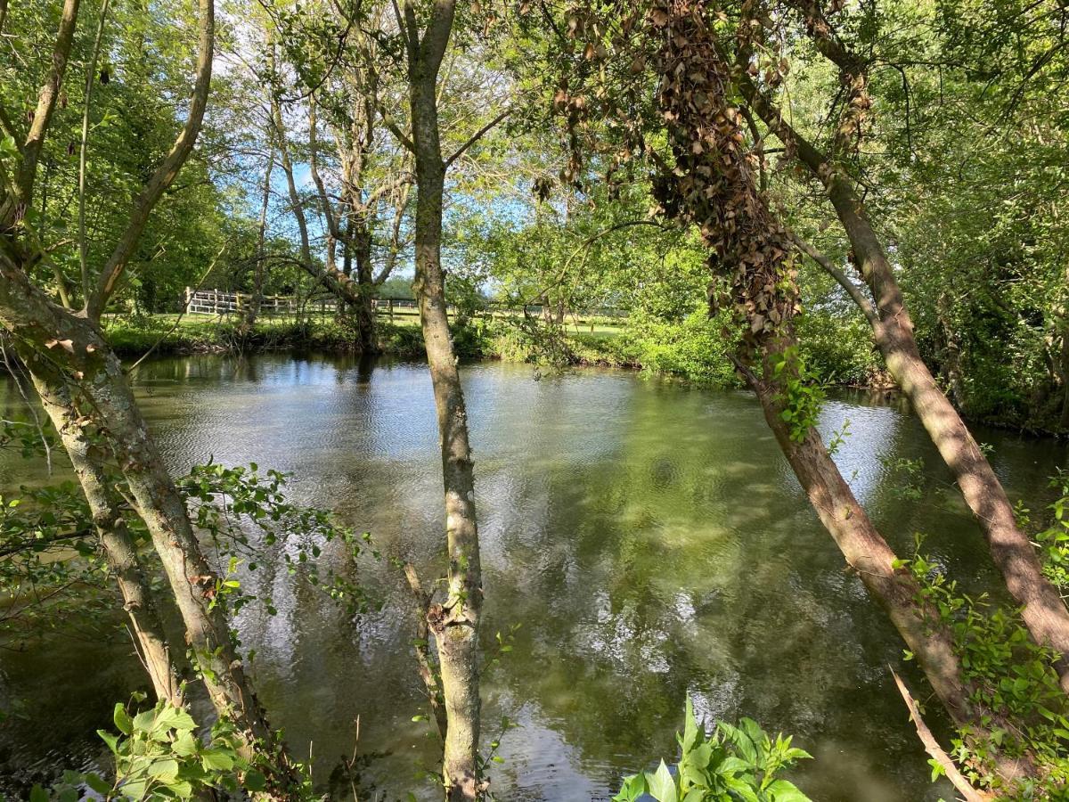 La Maison De L'Etang Manerbe 외부 사진